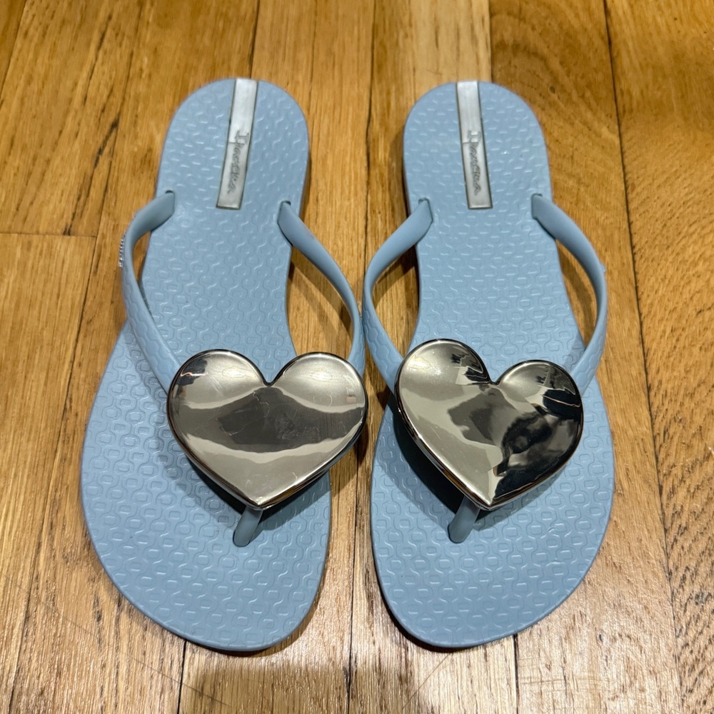 Ipanema Wave Heart Sandal Size 6
